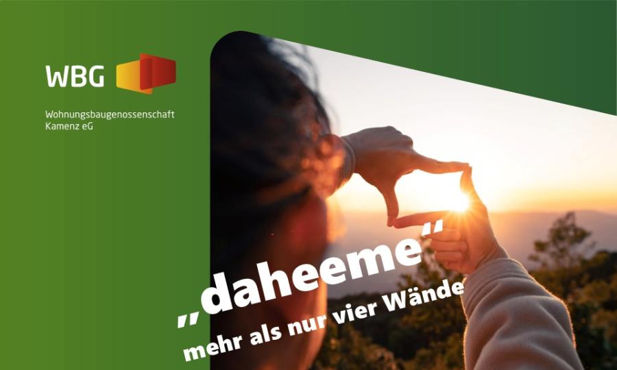 Kinderhände im Sonnenuntergang